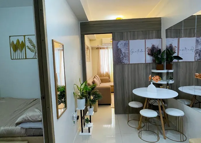 Field Residences Near Airport *